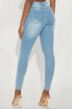 Tall Vibe Check Curvy Stretch Skinny Jeans - Light Wash